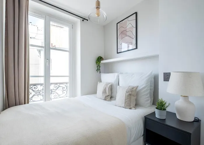 Havre De Luxe Au Pied De Montmartre